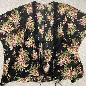 Plus Size Liberty Love Floral Butterfly Sleeve Kimono Top
Size 1XL